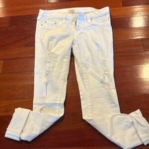 True Religion White distressed skinny jeans. Size 30.